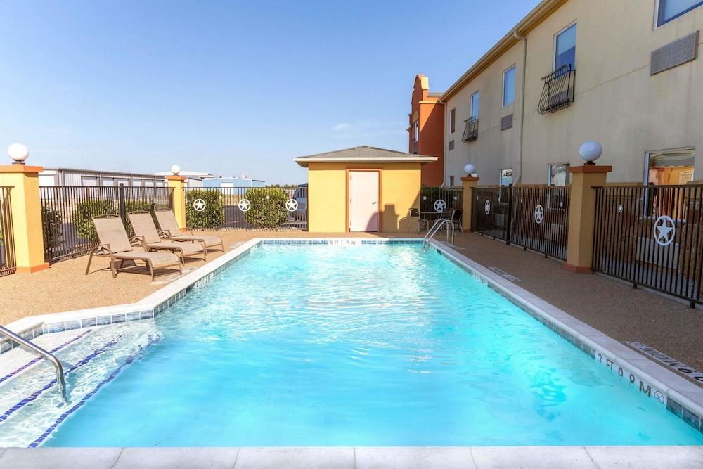 Lone Star Inn & Suites Groesbeck Extérieur photo