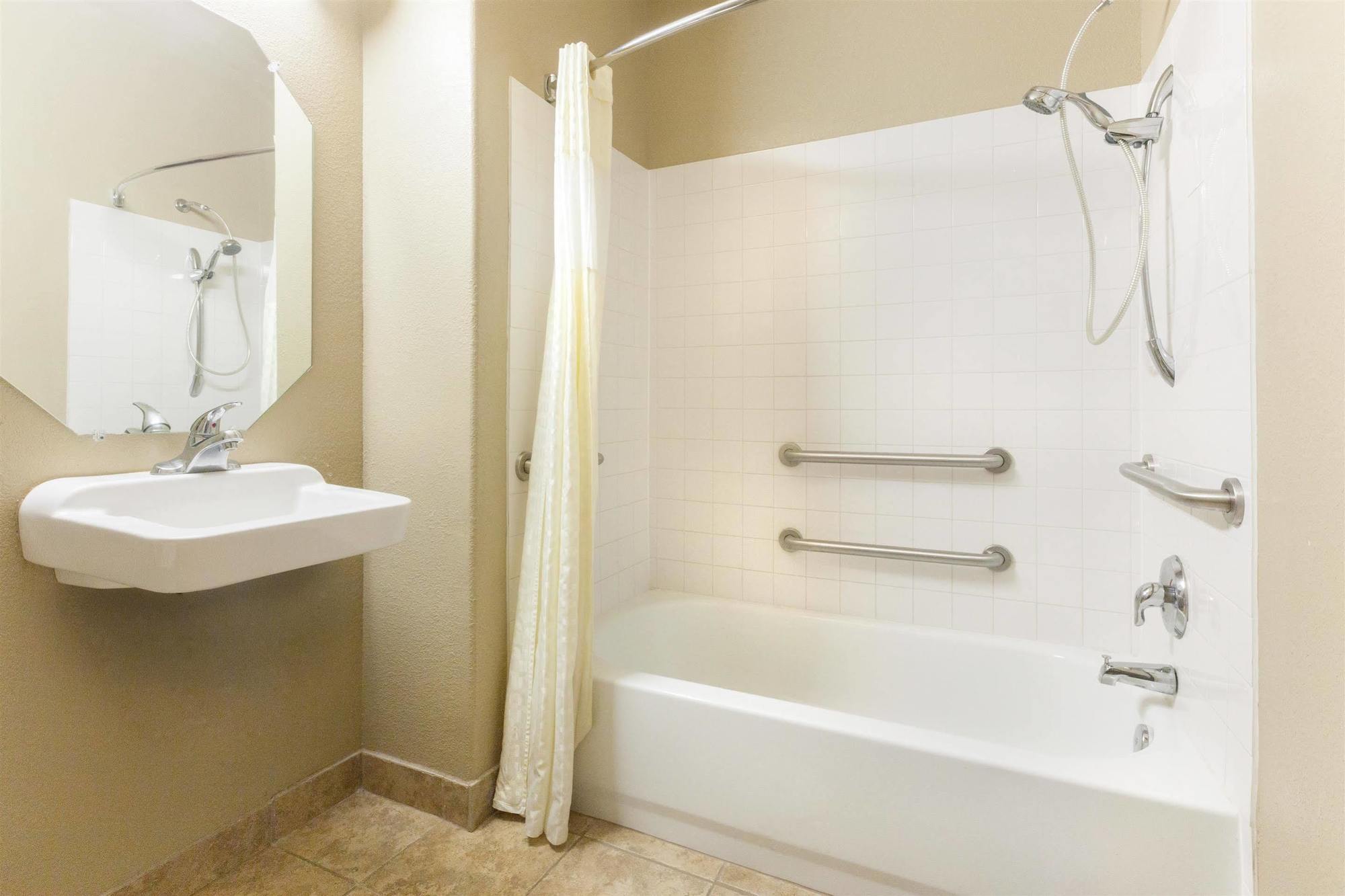 Lone Star Inn & Suites Groesbeck Extérieur photo