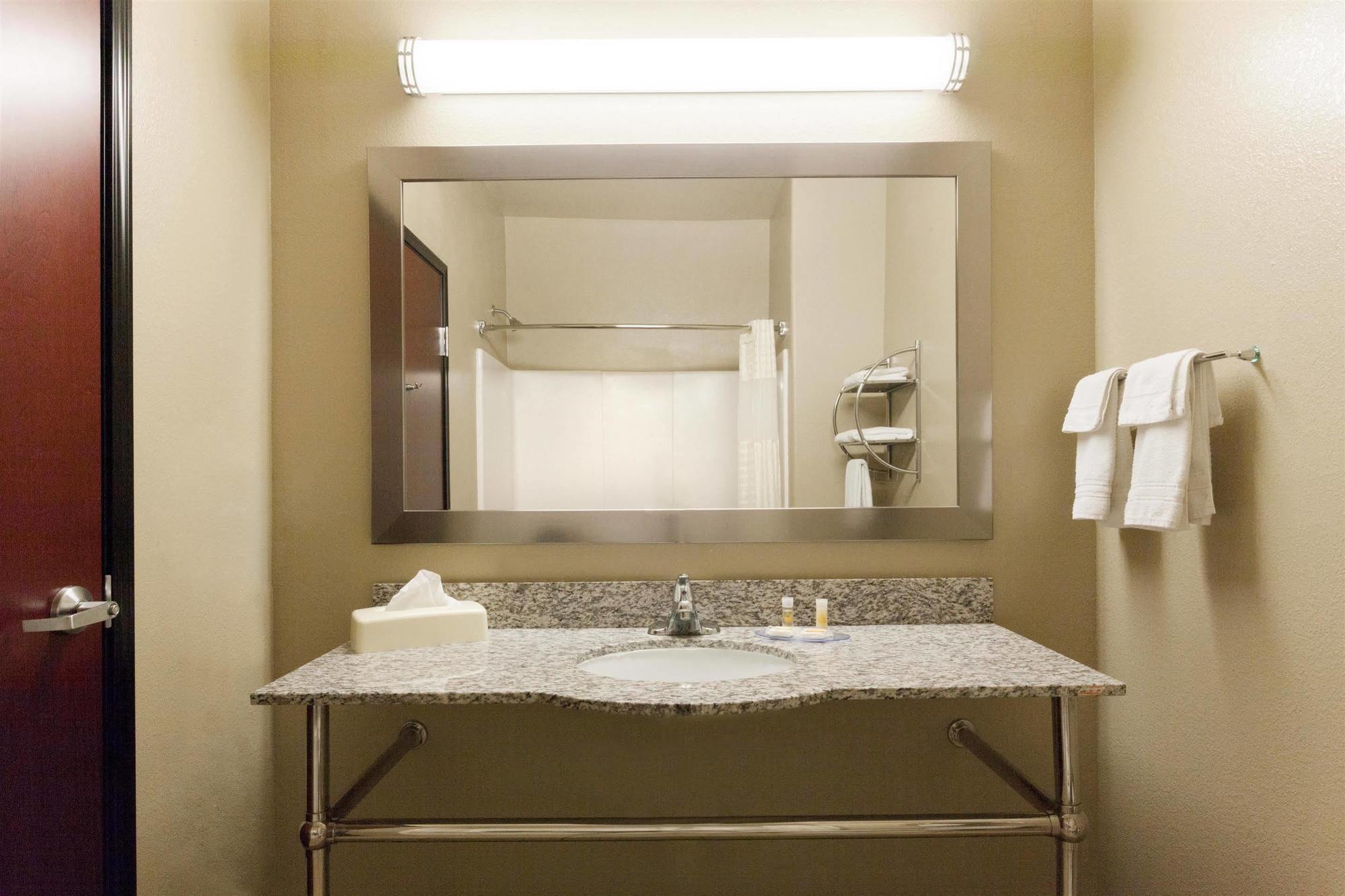 Lone Star Inn & Suites Groesbeck Extérieur photo